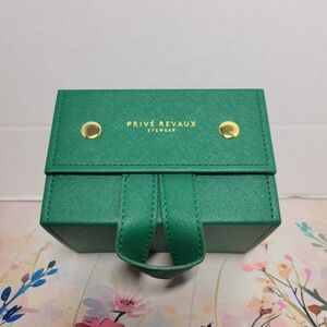 Prive Revaux Green Glasses Case